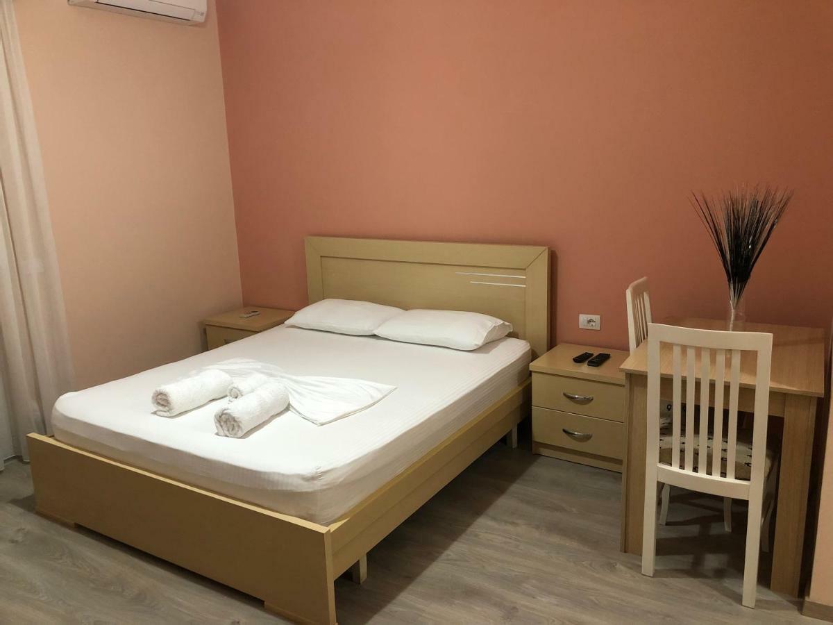 Rent Rooms Kapri Pogradec Exterior foto